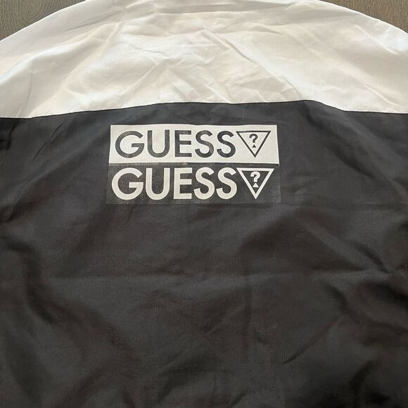 NWOT Guess Black White Colorblock Cropped Windbreaker Raincoat Size M - Picture 9 of 11